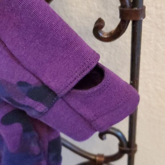 NIKE Tech Fleece Purple Camouflage Sweatshirt - Size XS - Picture 6 of 8